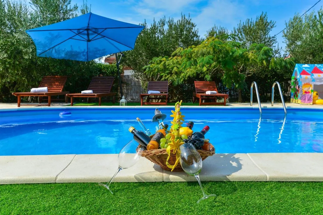 Holiday Home Kiara With Pool Zadar