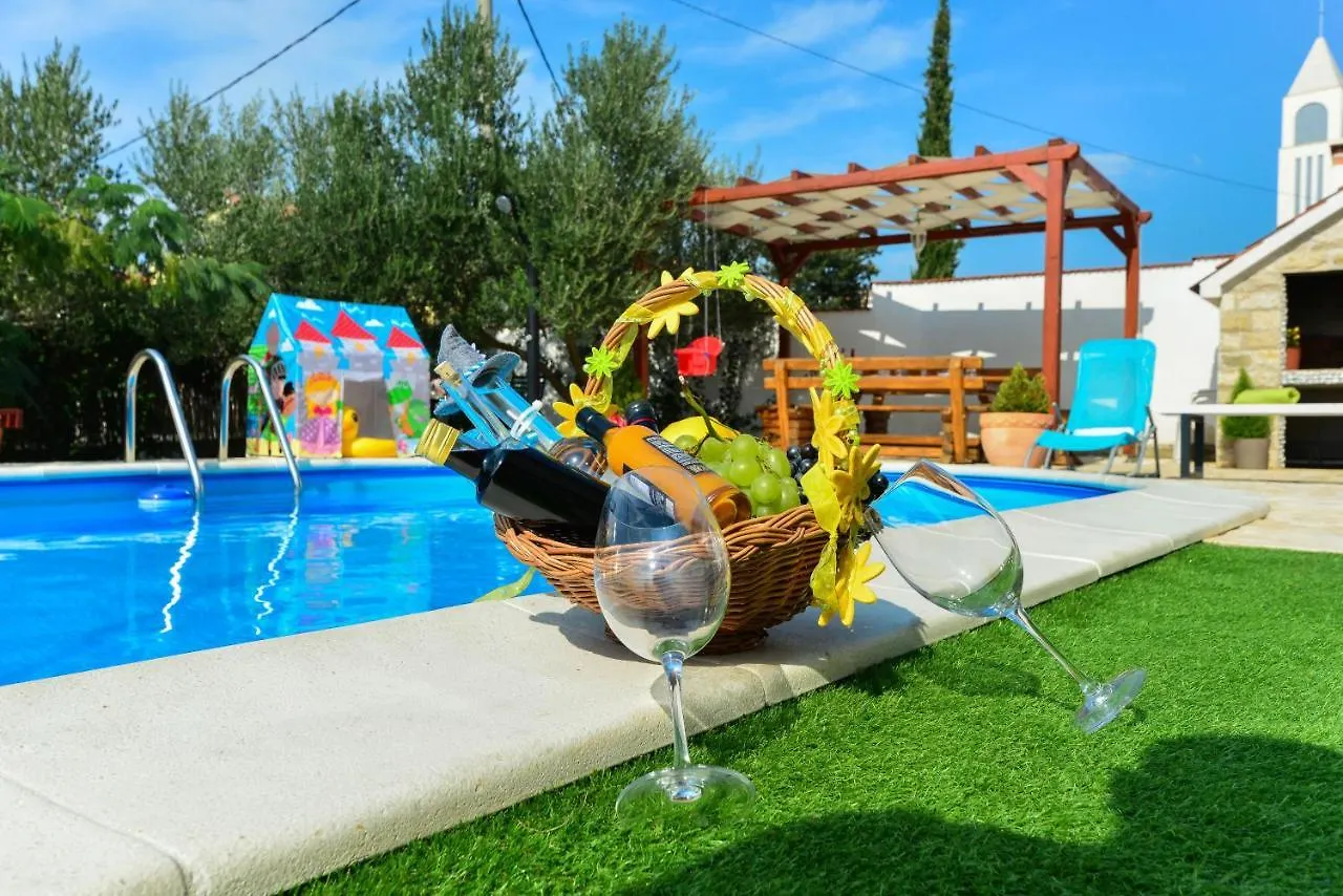 Holiday Home Kiara With Pool Zadar